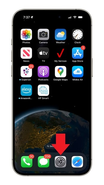 iPhone 15 Pro running iOS 17.2.1